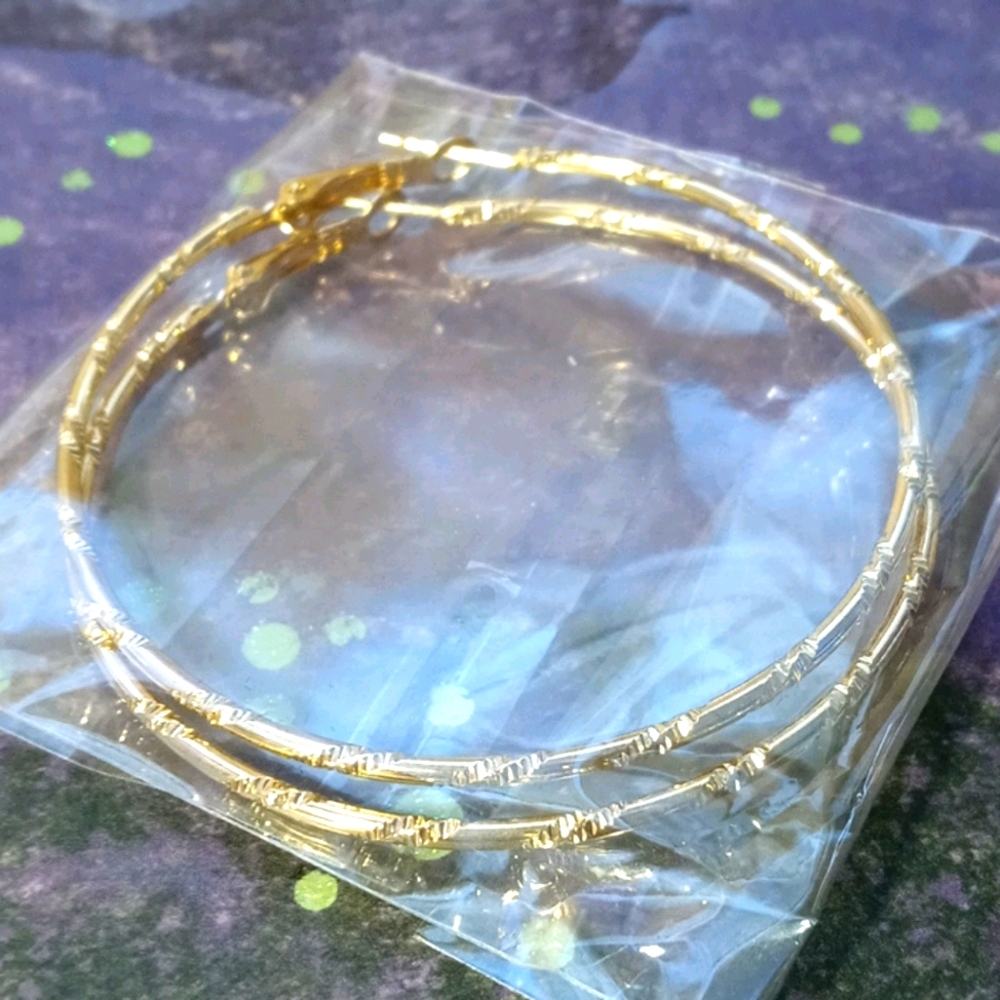 fashion gold tone sensative ears leaver back new
